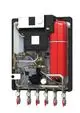 Hausstation von Danfoss mit verschiedenen Rohrleitungen, Ventilen und Druckmessern in einem kompakten Gehäuse. Steuergerät oben links sichtbar, rote Komponente rechts.
